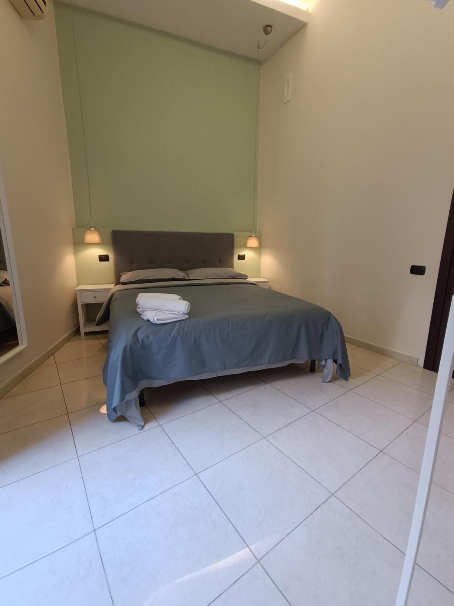 Residenza Geri - Suite And Home Napoli Centro Luaran gambar