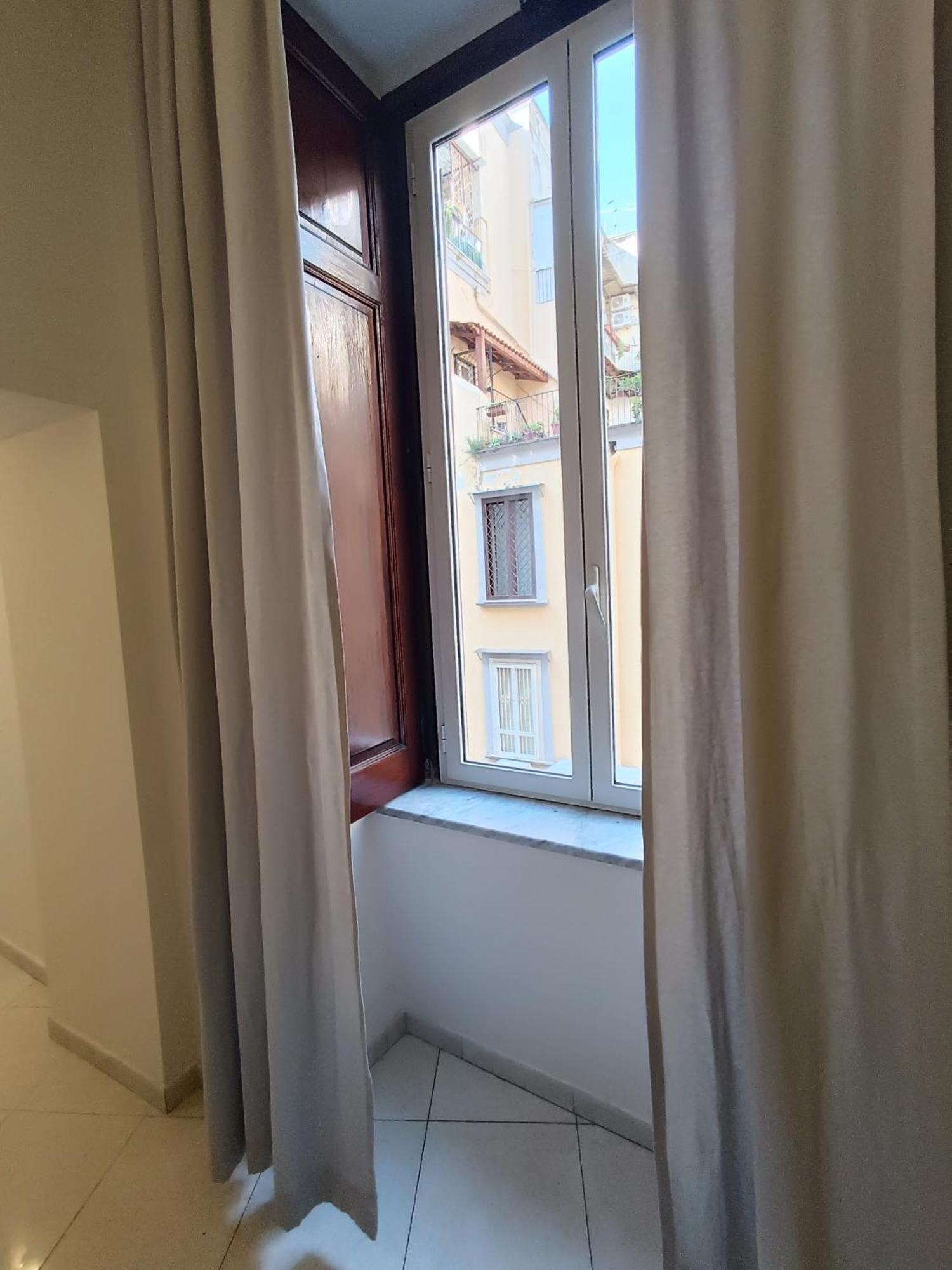 Residenza Geri - Suite And Home Napoli Centro Luaran gambar