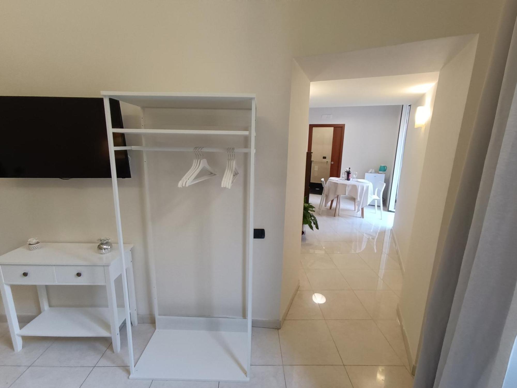 Residenza Geri - Suite And Home Napoli Centro Luaran gambar